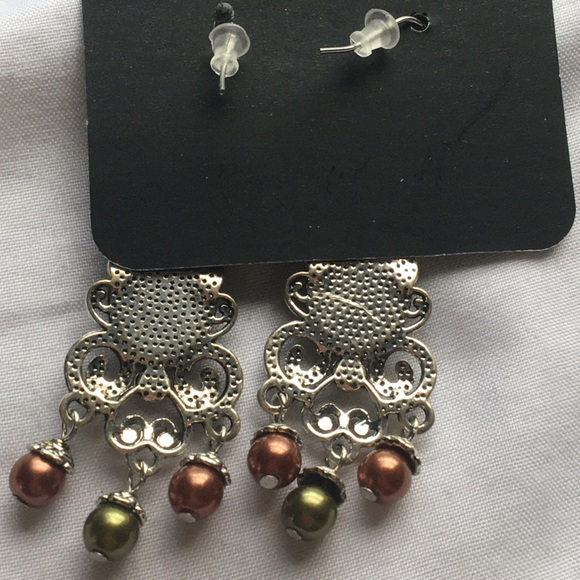 Paparazzi Earrings - Picture 3 of 3